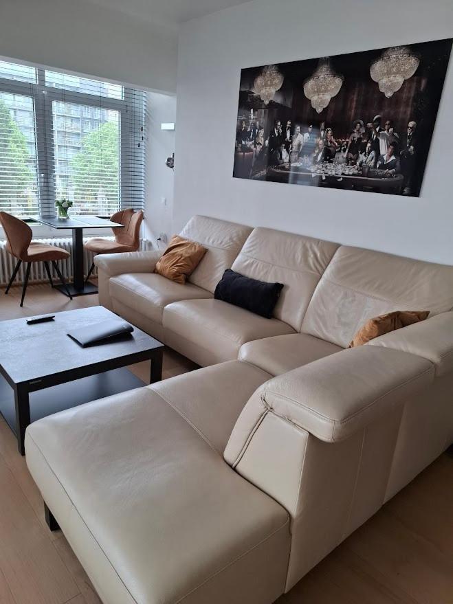 Comme Chez Soi: Central Apartment with Free Parking Ostend Exterior photo