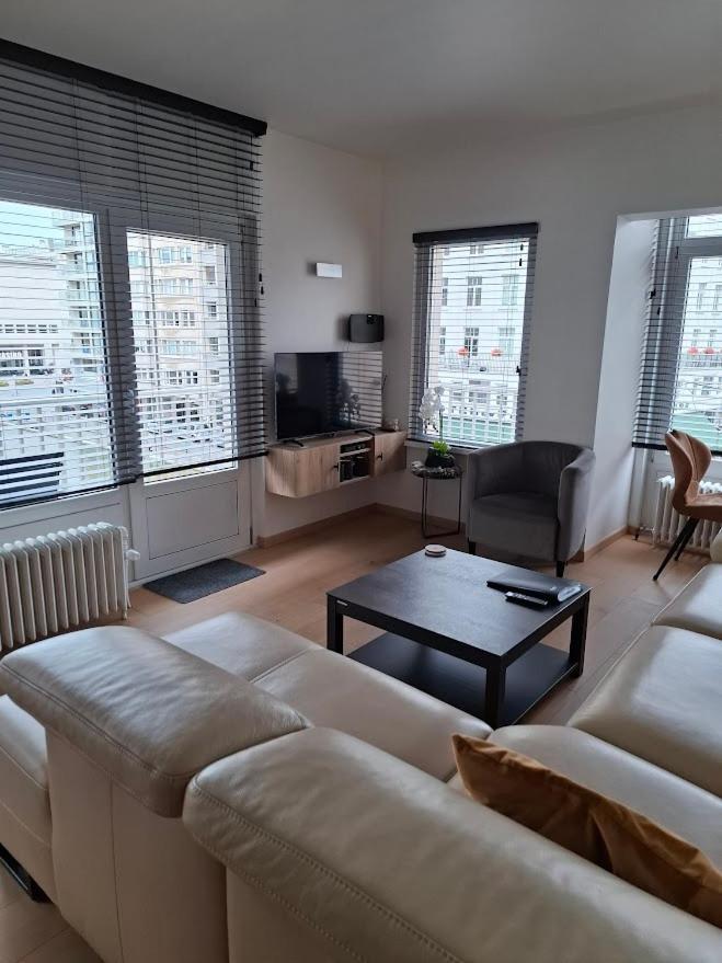 Comme Chez Soi: Central Apartment with Free Parking Ostend Exterior photo