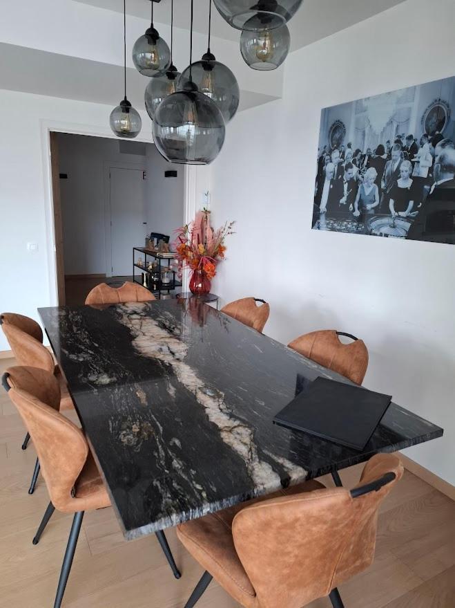 Comme Chez Soi: Central Apartment with Free Parking Ostend Exterior photo